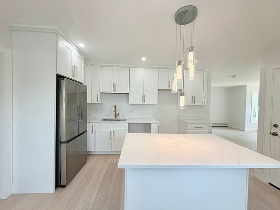 4th image of 62 Arthur St