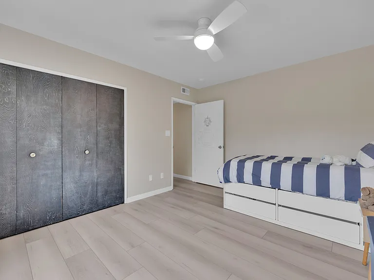 5621 Morro Way — Photo 30