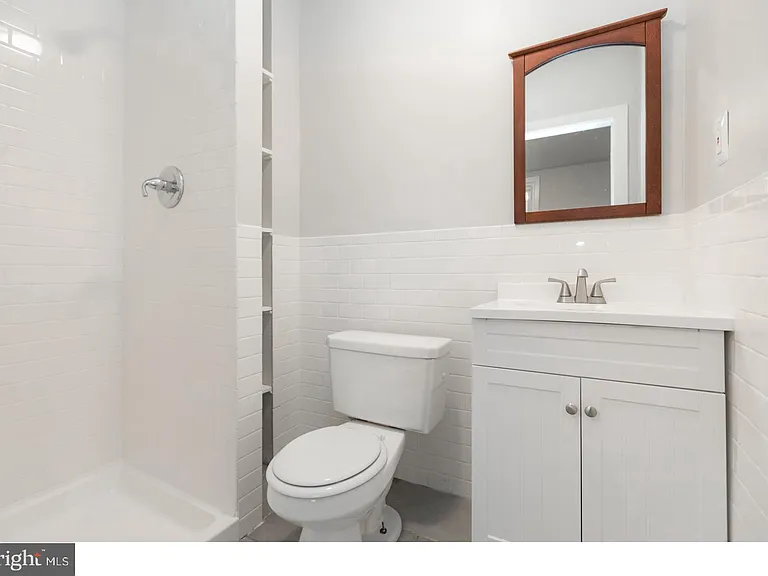 2434 E Dauphin St #3F — Photo 12