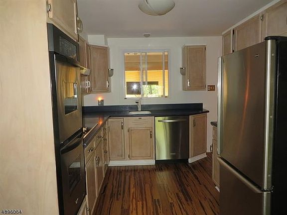 5th image of 129 Brunswick Ave