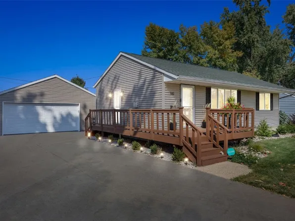 840 30th St, Marion, IA 52302