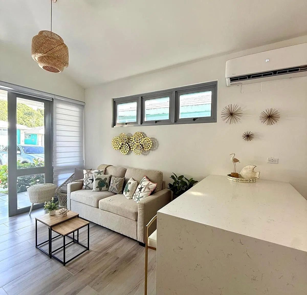 2 bed, 1.0 bath, 900 sqft, $1,300 — Photo 3