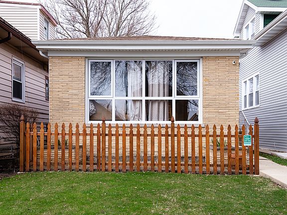 2nd image of 2750 N Newcastle Ave