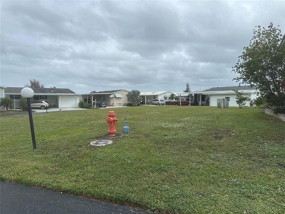 2nd image of 698 Sandwedge Dr #514