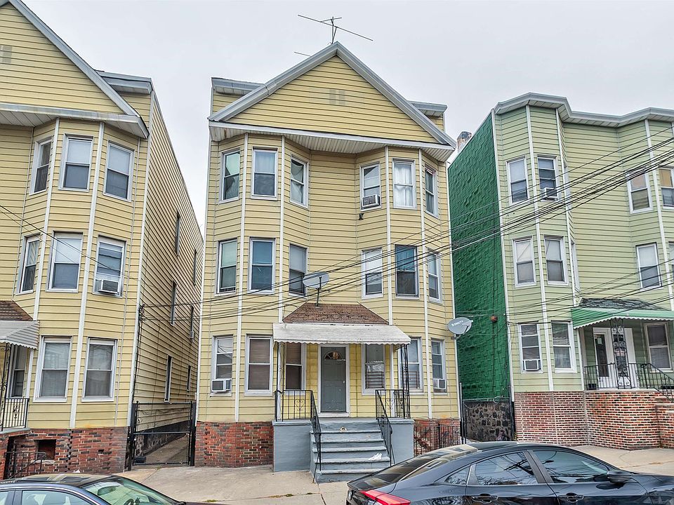 1st image of 164 Highland Ave Floor 1