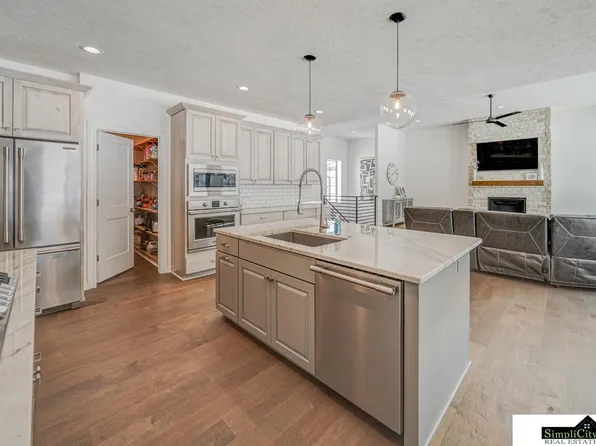 2141 Big Timber Rd, Lincoln, NE 68520
