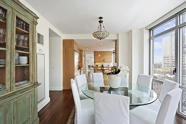 Sold by Nest Seekers International | media 3