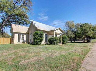 203 W Green St, Llano, TX 78643