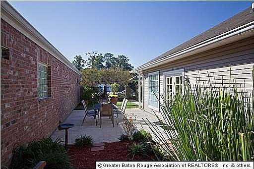 1st image of 303 Garden Ln
