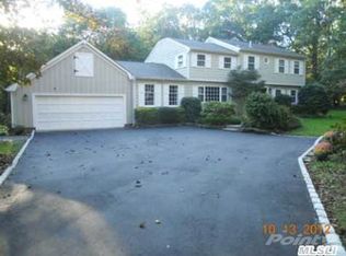 35 Locust Rd, Northport, NY 11768