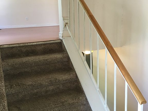 upstairs (needs new carpet)