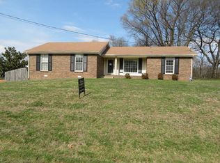 545 Barnes Dr, Clarksville, TN 37040