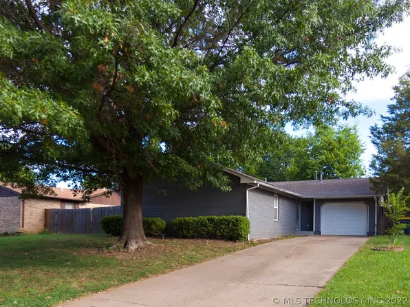 1341 E 140th Pl, Glenpool, OK 74033