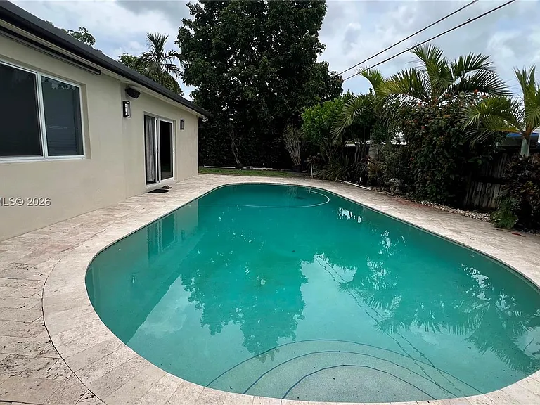 6550 SW 8th St — Photo 28