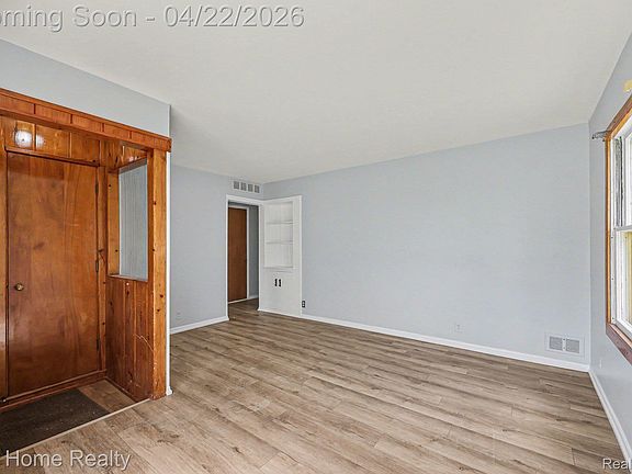 4th image of 26932 W Six Mile Rd
