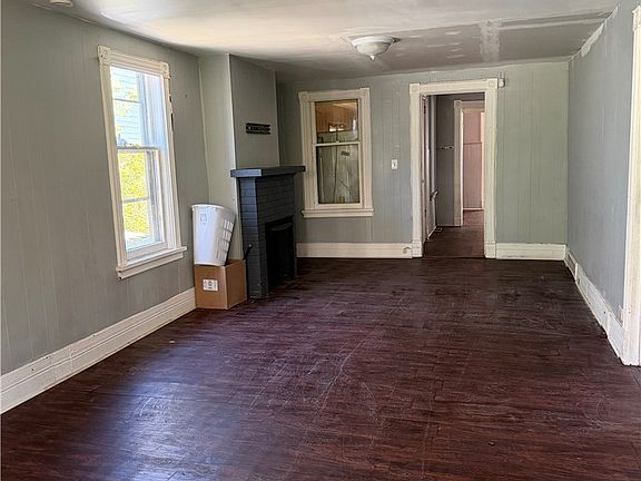 2nd image of 297 Riley St
