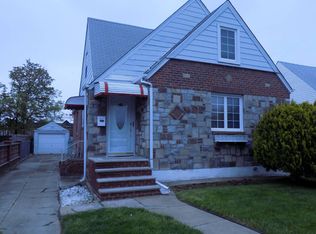 119-15 204th St, Jamaica, NY 11412