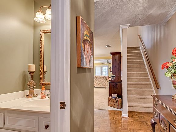 3rd image of 5 Carolina Avenue