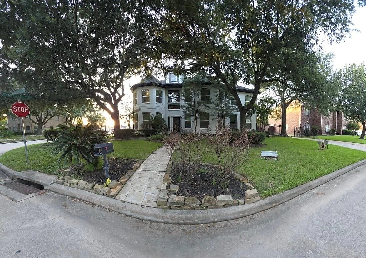 6 bed, 4.0 bath, 3760 sqft, $3,495 — Photo 4