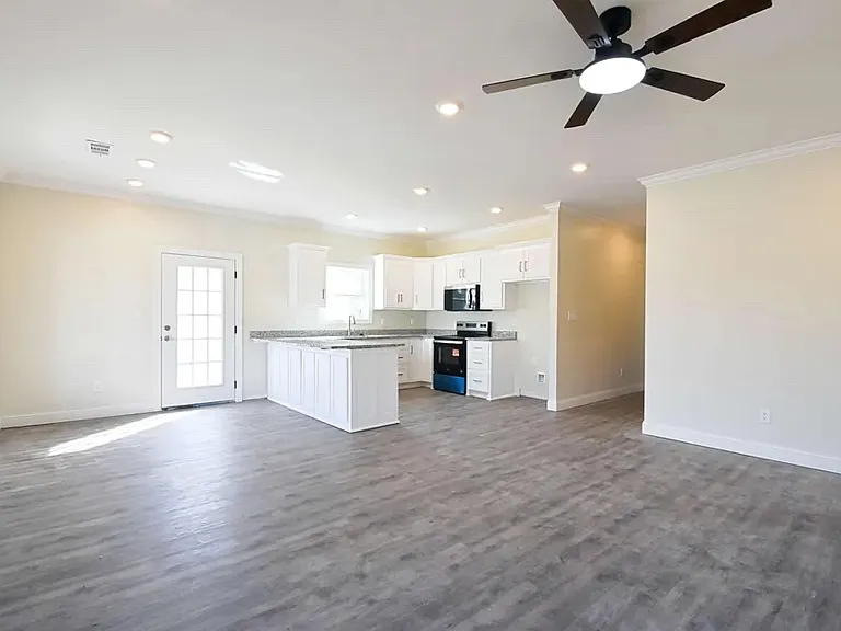 191 Willowbrook Dr #183 — Photo 4