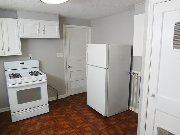 4th image of 3215 E 68th St
