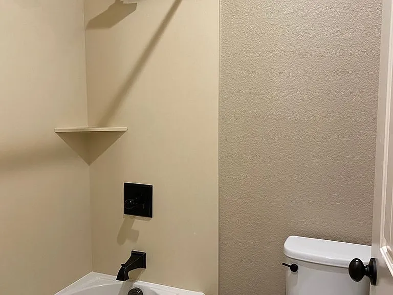 1053 Catalina Dr — Photo 10