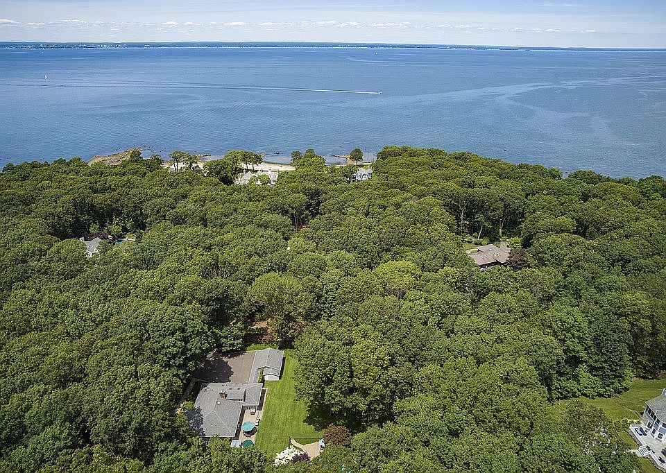 1st image of 28 Forrest Dr