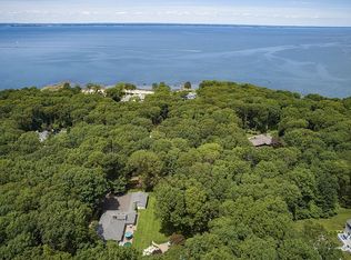 28 Forrest Dr, Lloyd Harbor, NY 11743
