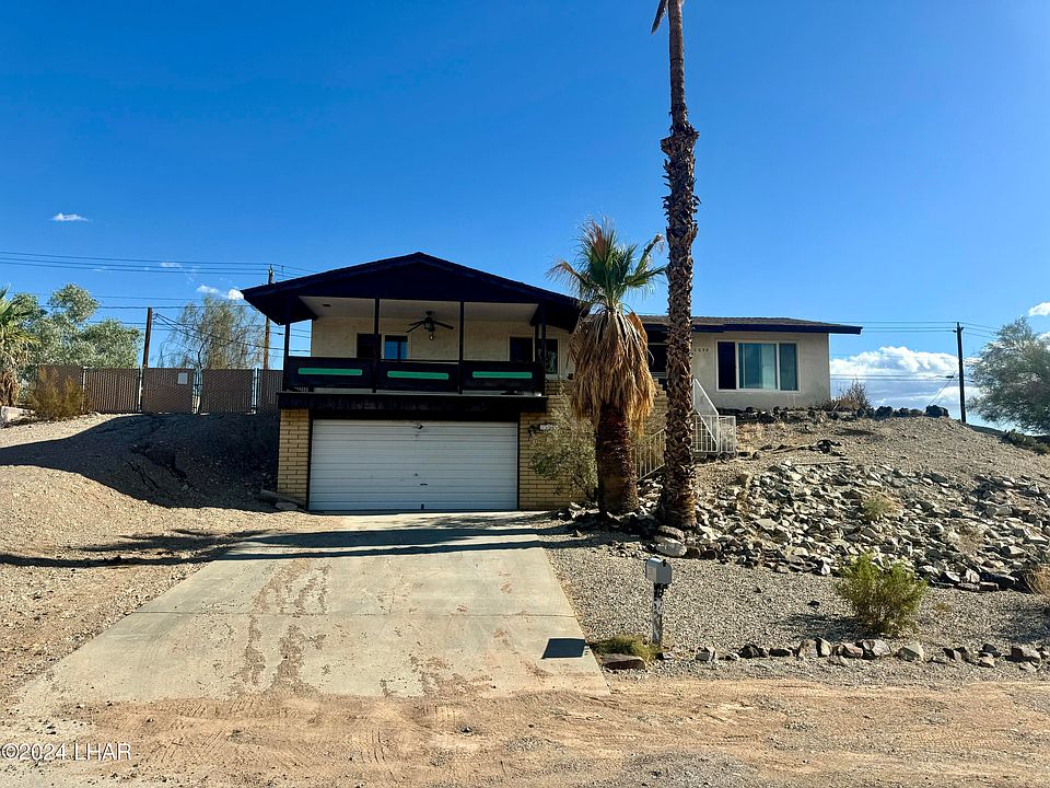 1st image of 2698 Holiday Dr