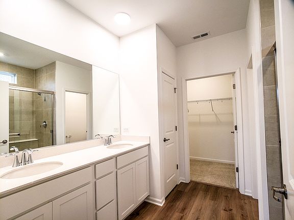 4th image of 11290 Green Pl