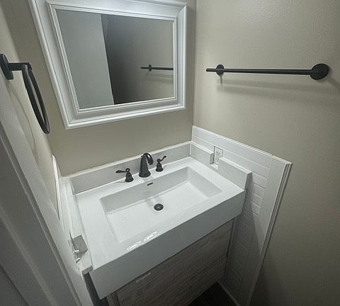2nd image of 1321 Autumn Ave #3
