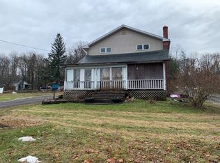 102 Cemetery Rd, Greentown, PA 18426