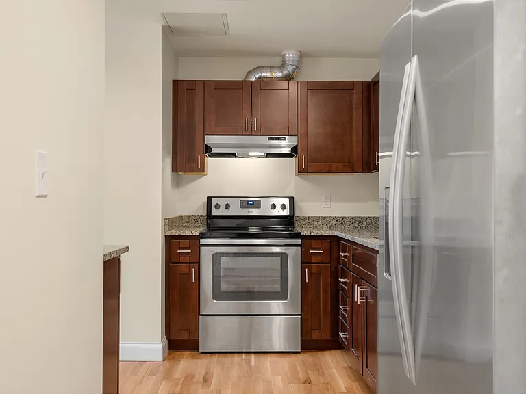 137 Peterborough St #6 — Photo 4