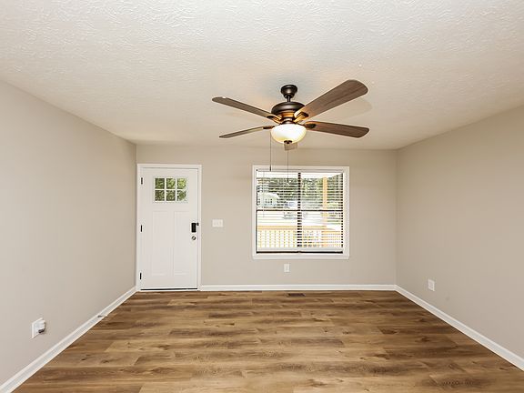 004-photo-living-room-11709380_11302022