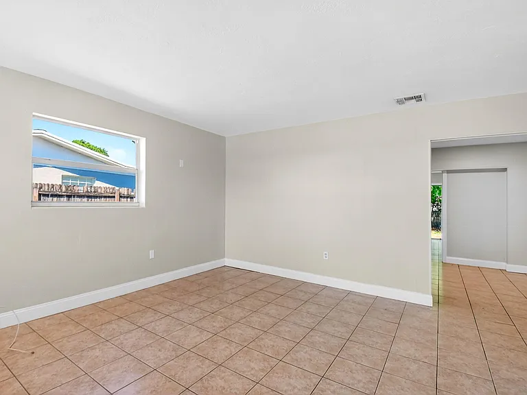 775 Snead Cir — Photo 31