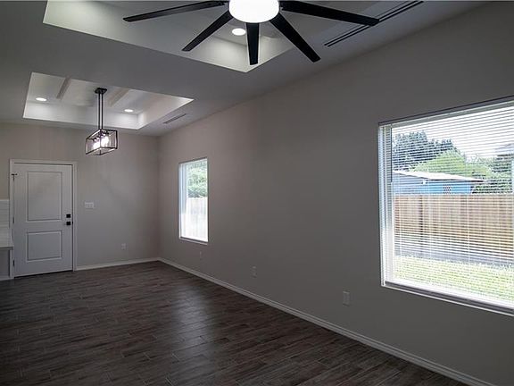 4th image of 212 W Jessamine Ave #2-A