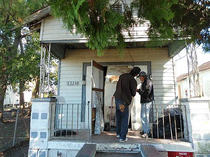 1st image of 1224 Thayer St