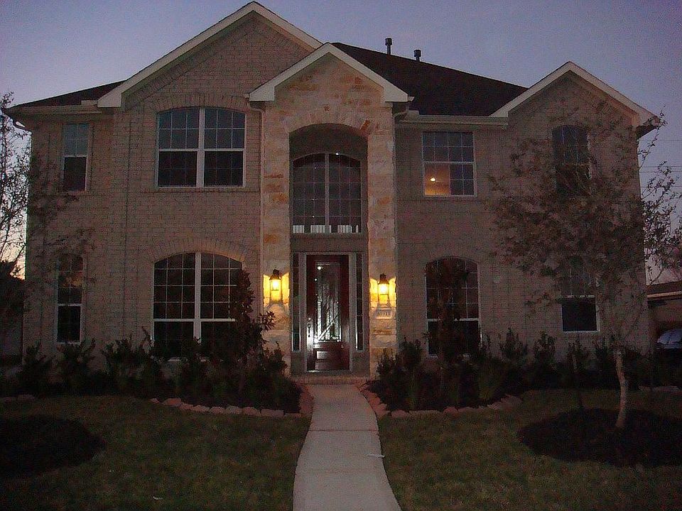 2nd image of 10915 Cornwall Ln