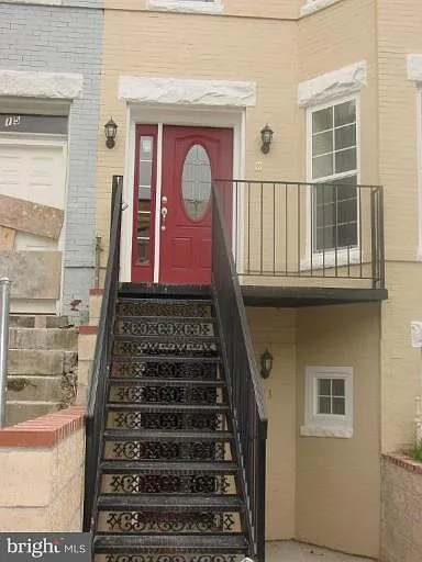 13 S St NE #A