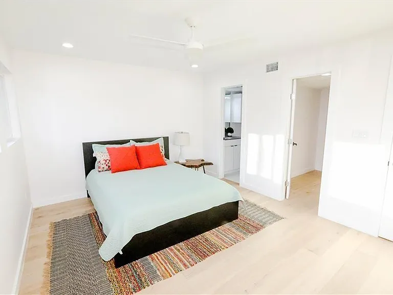 400 E 30th St #101 — Photo 15