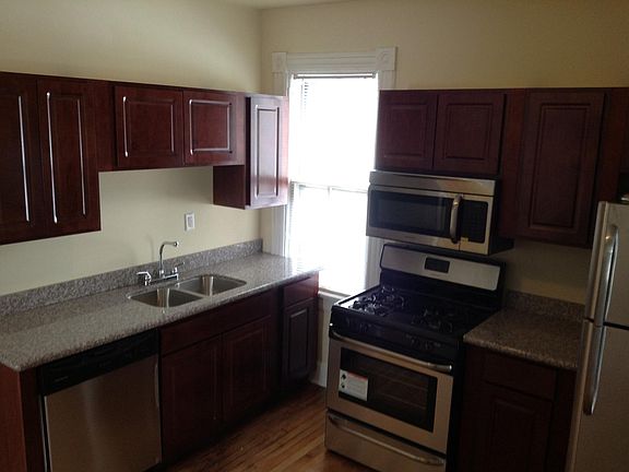 Granite counters and Stainless steel appliances