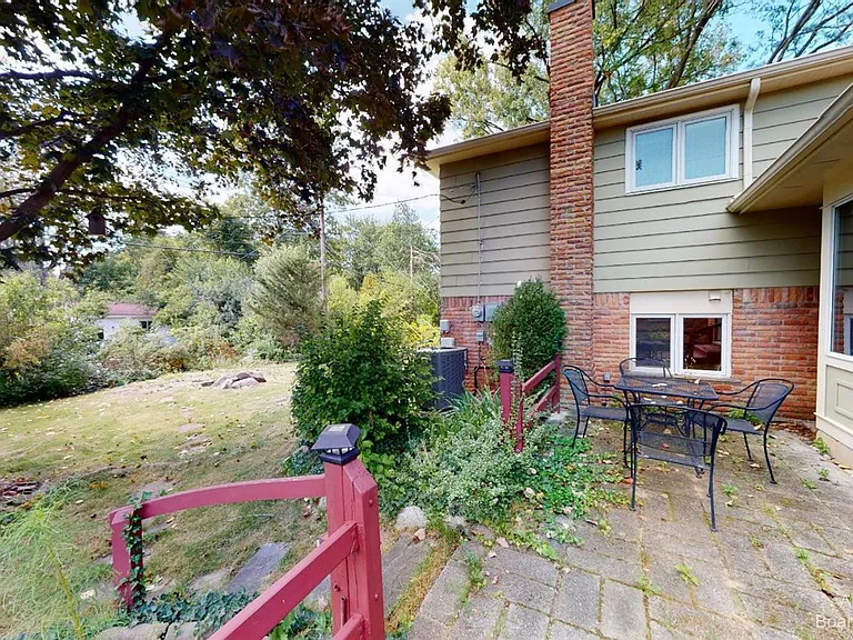 2235 Prairie St — Photo 33