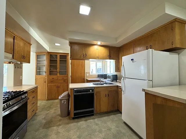 211 Green Oaks Dr — Photo 12