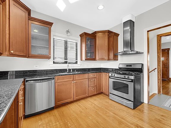 4th image of 1126 N 6th Ave