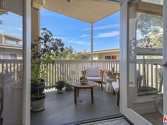 5th image of 2913 3rd St Unit 306