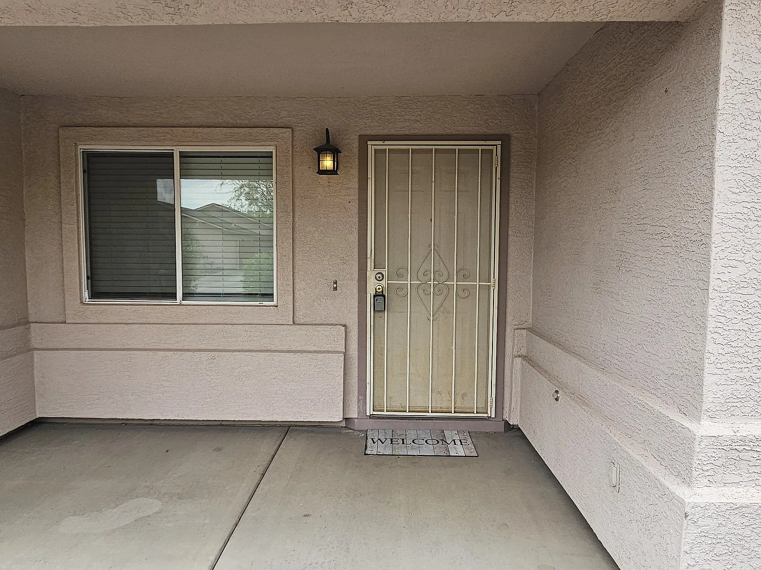 3 bed, 1245 sqft, $2,277 — Photo 2