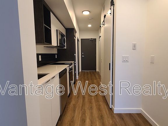 3rd image of 615 Rutland Rd N #314