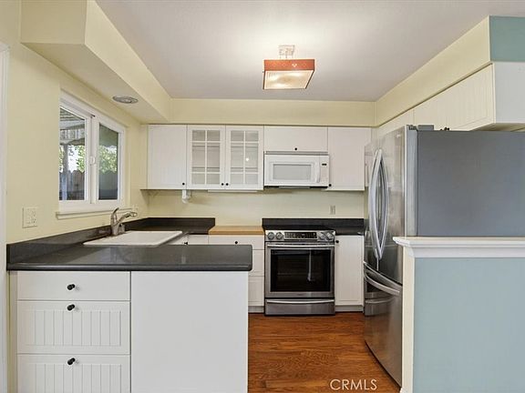 4th image of 10207 Ascot Cir