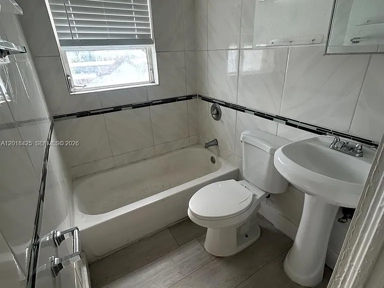 967 SW 5th St #14 — Photo 9