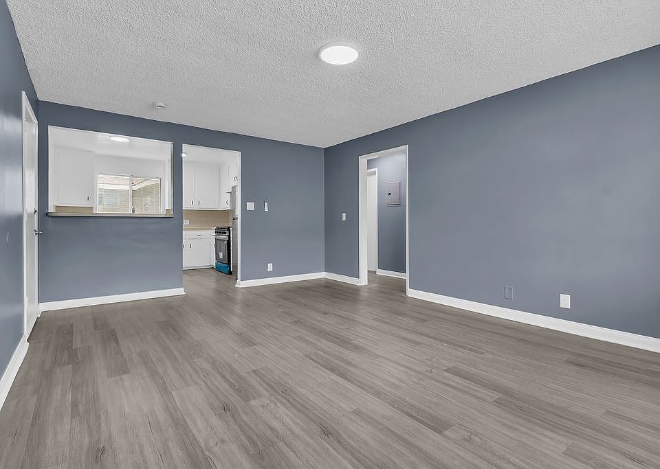 1st image of 141 S 7th St APT D